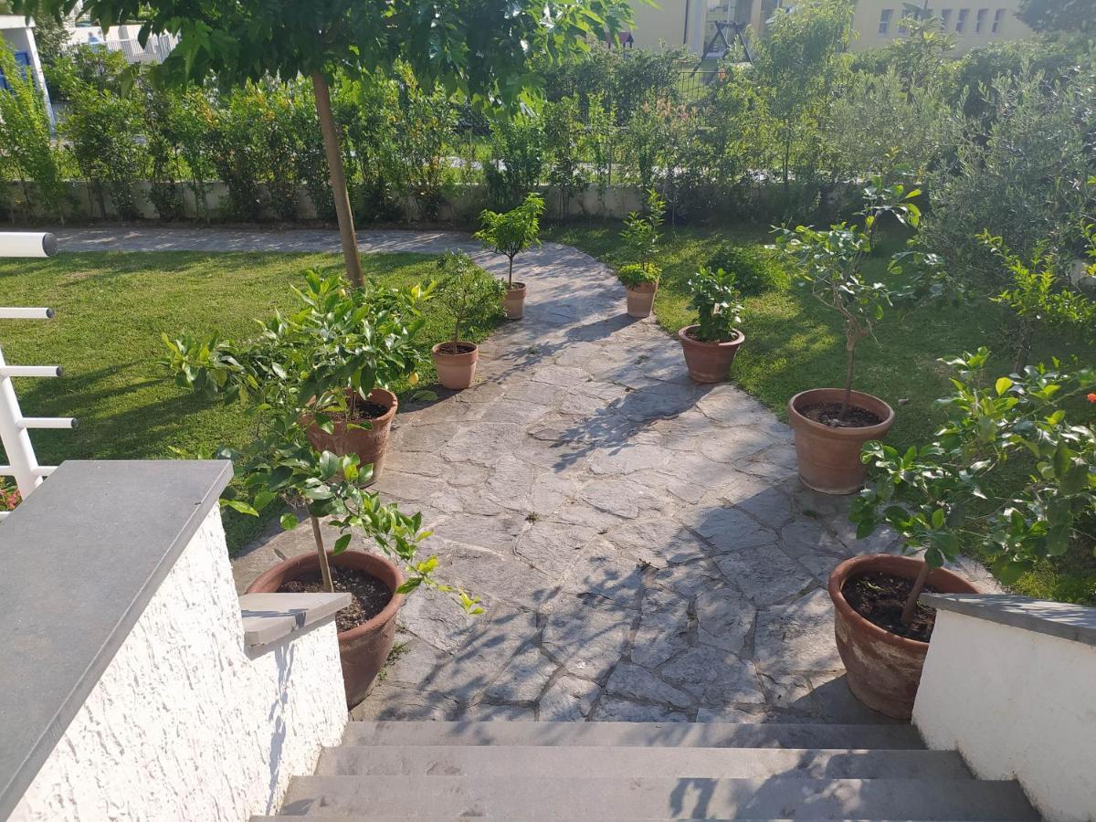 B&B Villa La Bouganville Camaiore Eksteriør billede