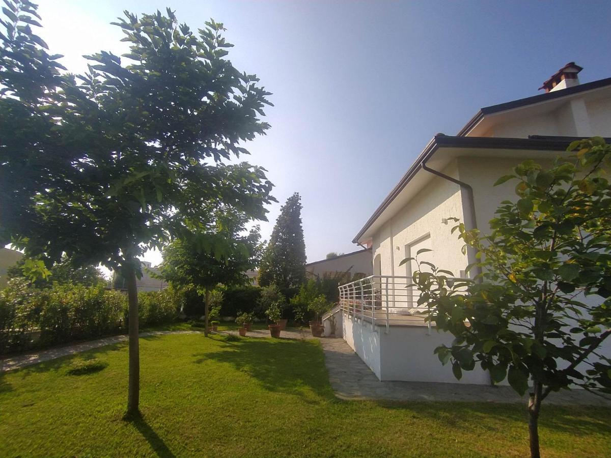 B&B Villa La Bouganville Camaiore Eksteriør billede