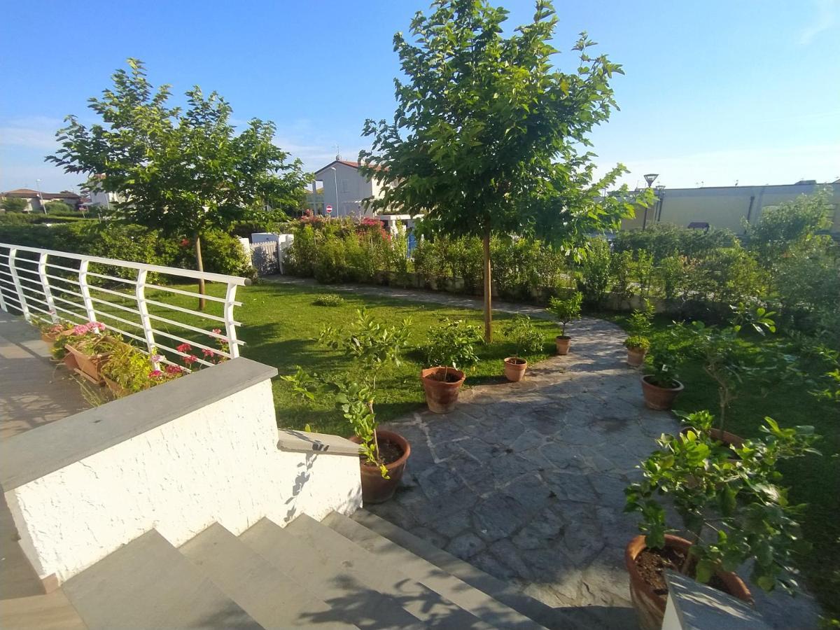 B&B Villa La Bouganville Camaiore Eksteriør billede