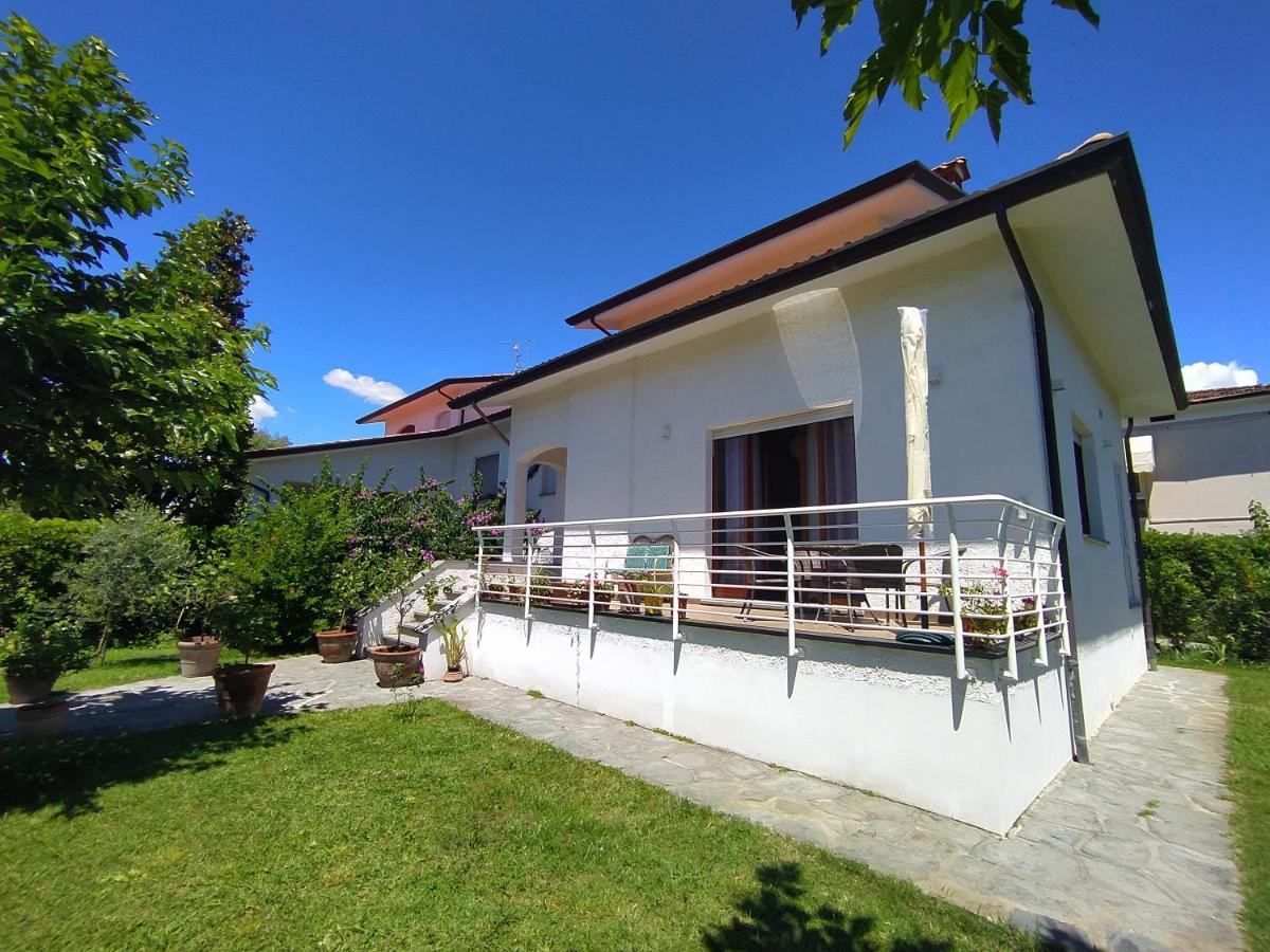 B&B Villa La Bouganville Camaiore Eksteriør billede