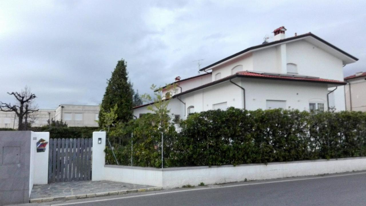 B&B Villa La Bouganville Camaiore Eksteriør billede